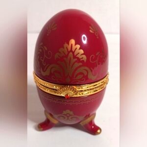 Ceramic Footed Hinged Maroon Egg With Quartz Clock Inside